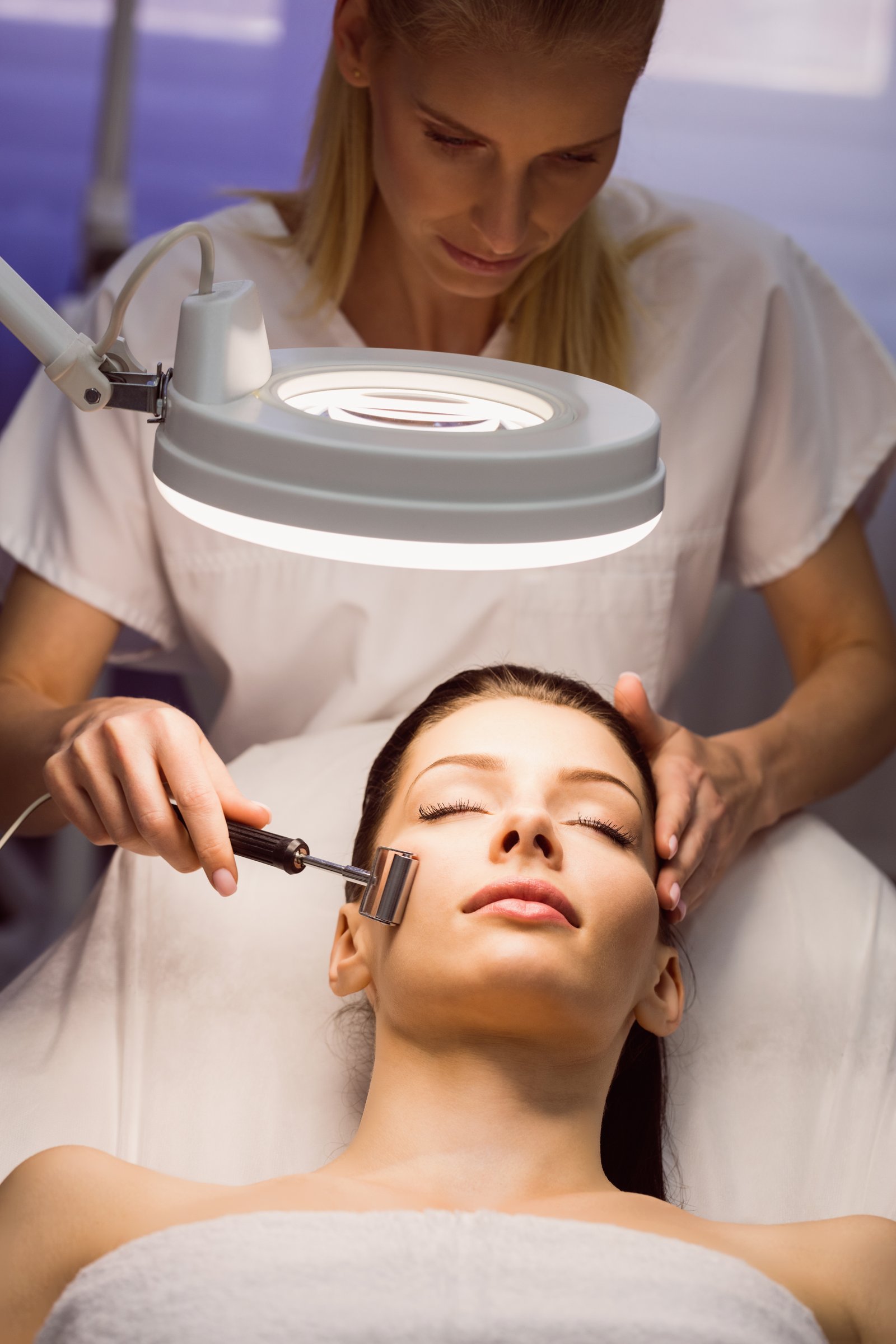 Aesthetic treatment at ESTE Aesthetics, Lahore